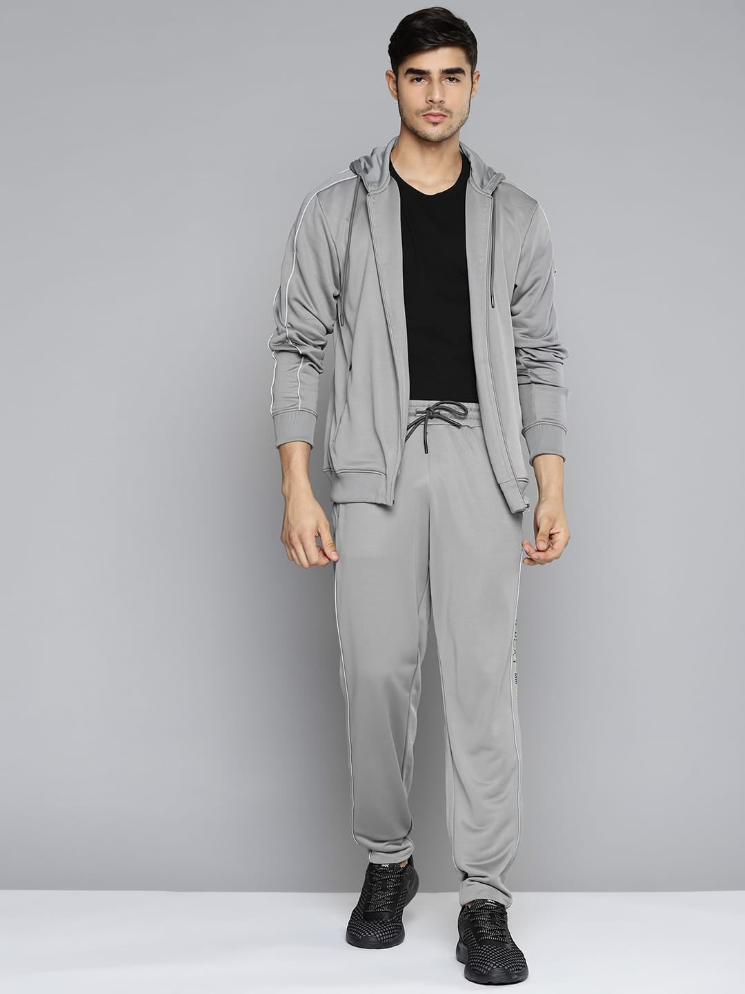 Alcis Men Grey Solid Tracksuit