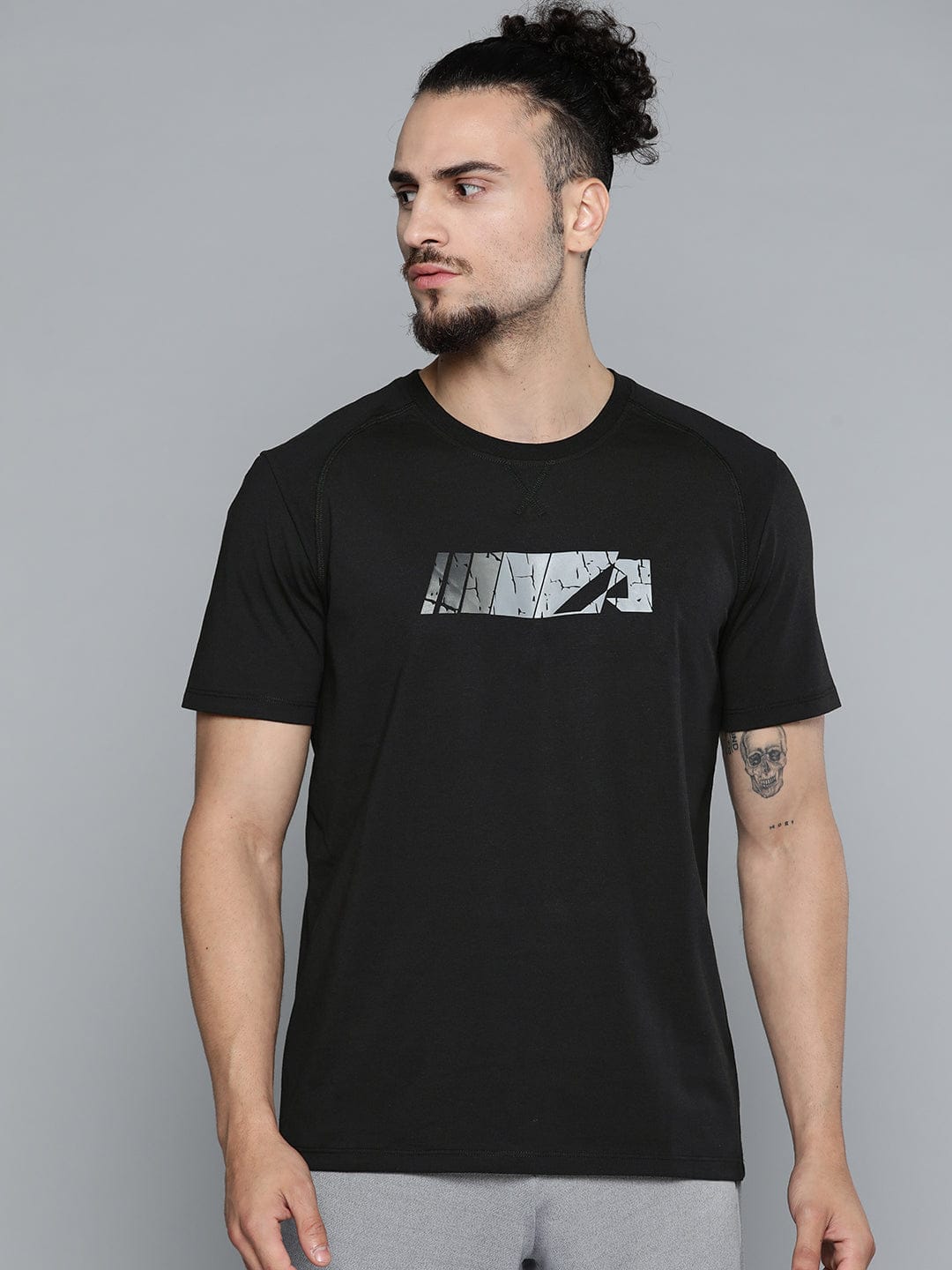 Alcis Men Black  Grey Printed Slim Fit Training or Gym T-shirt