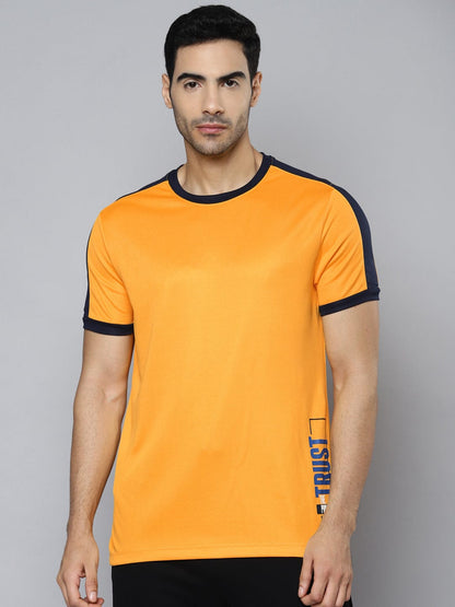 Alcis Men Mustard Yellow Printed Slim Fit T-shirt