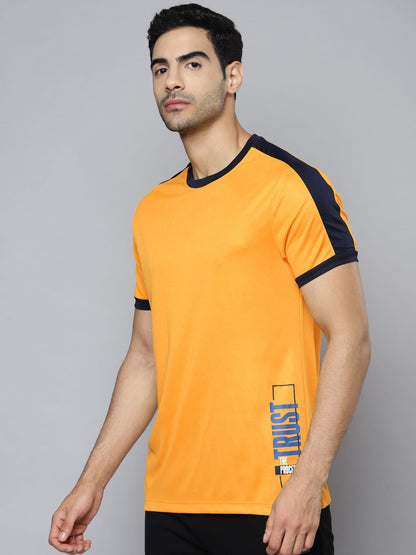Alcis Men Mustard Yellow Printed Slim Fit T-shirt