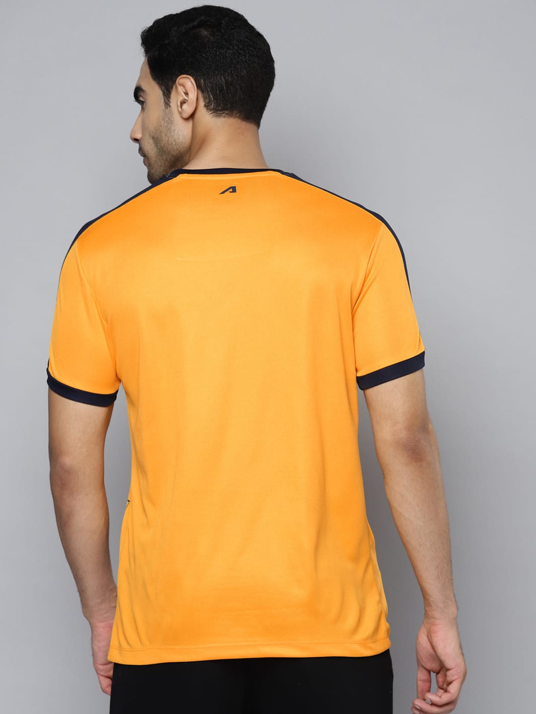 Alcis Men Mustard Yellow Printed Slim Fit T-shirt