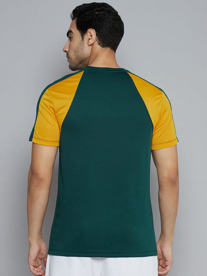 Alcis Men Green Solid Slim Fit T-shirt