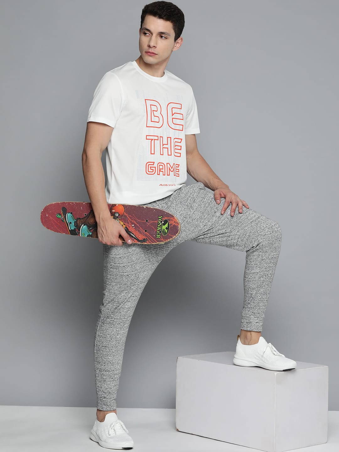 Alcis Men White Typography Printed Slim Fit T-shirt