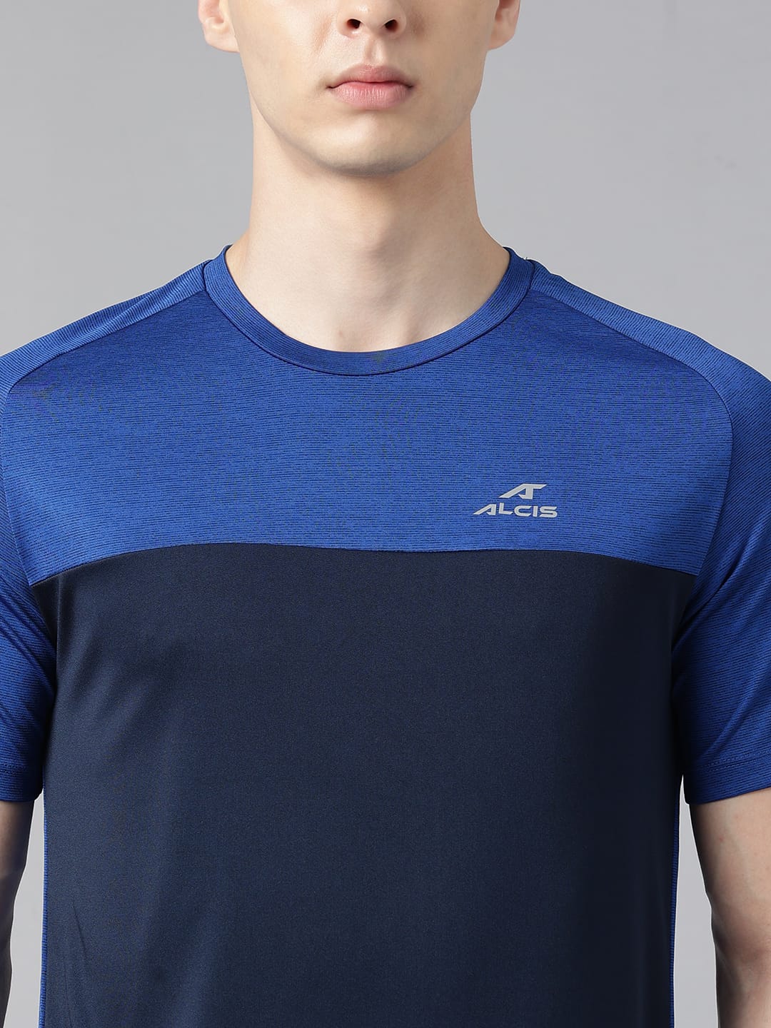 Alcis Men's Blue & Black Colour-Blocked Anti-Static Drytech+ Slim-Fit Training Tee