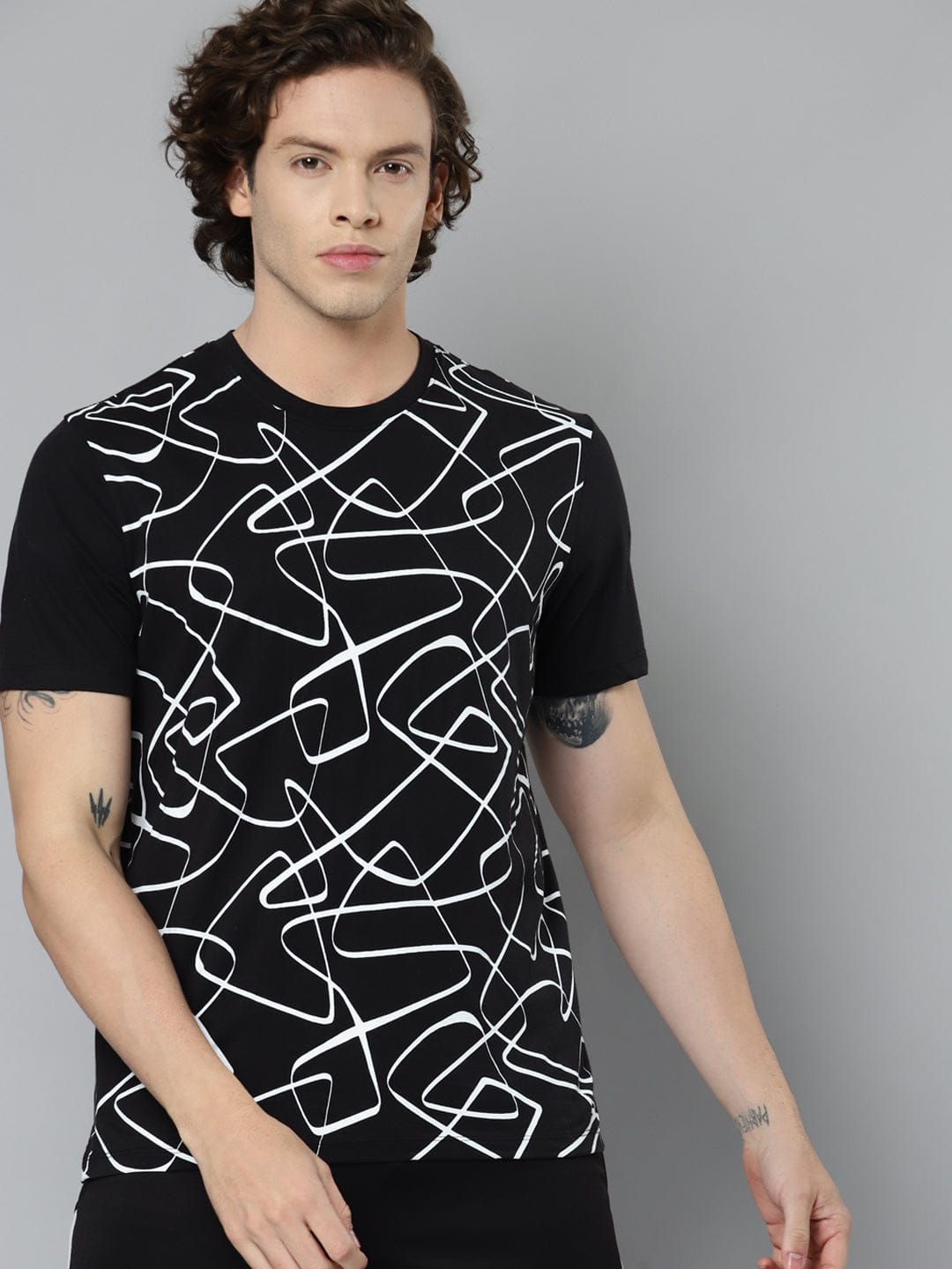 Alcis Men Black  White Printed Slim Fit Running T-shirt