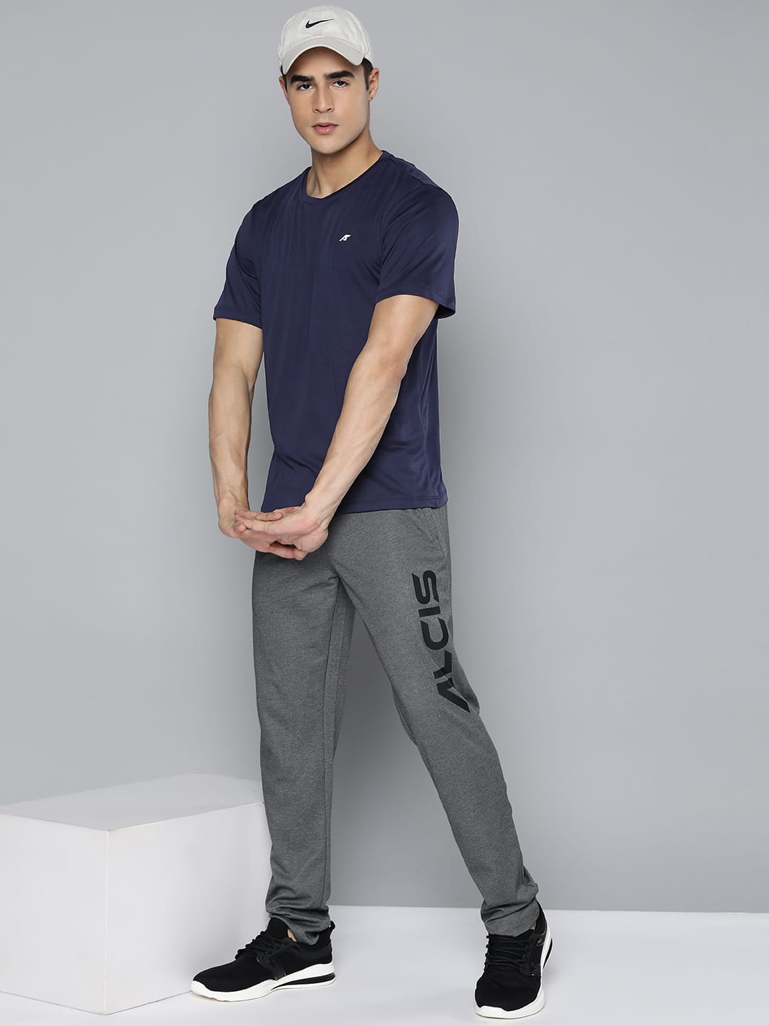 Alcis Men Navy Blue Anti Static Applique Slim Fit Running Wonder T-shirt
