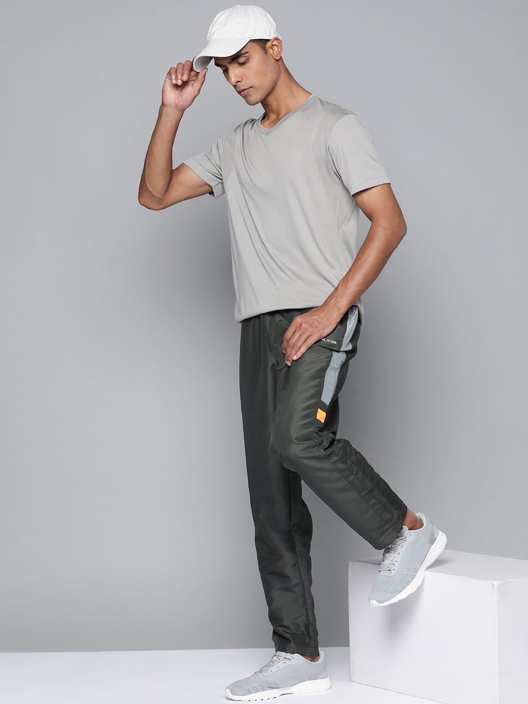 Alcis Men Grey Solid Track Pants