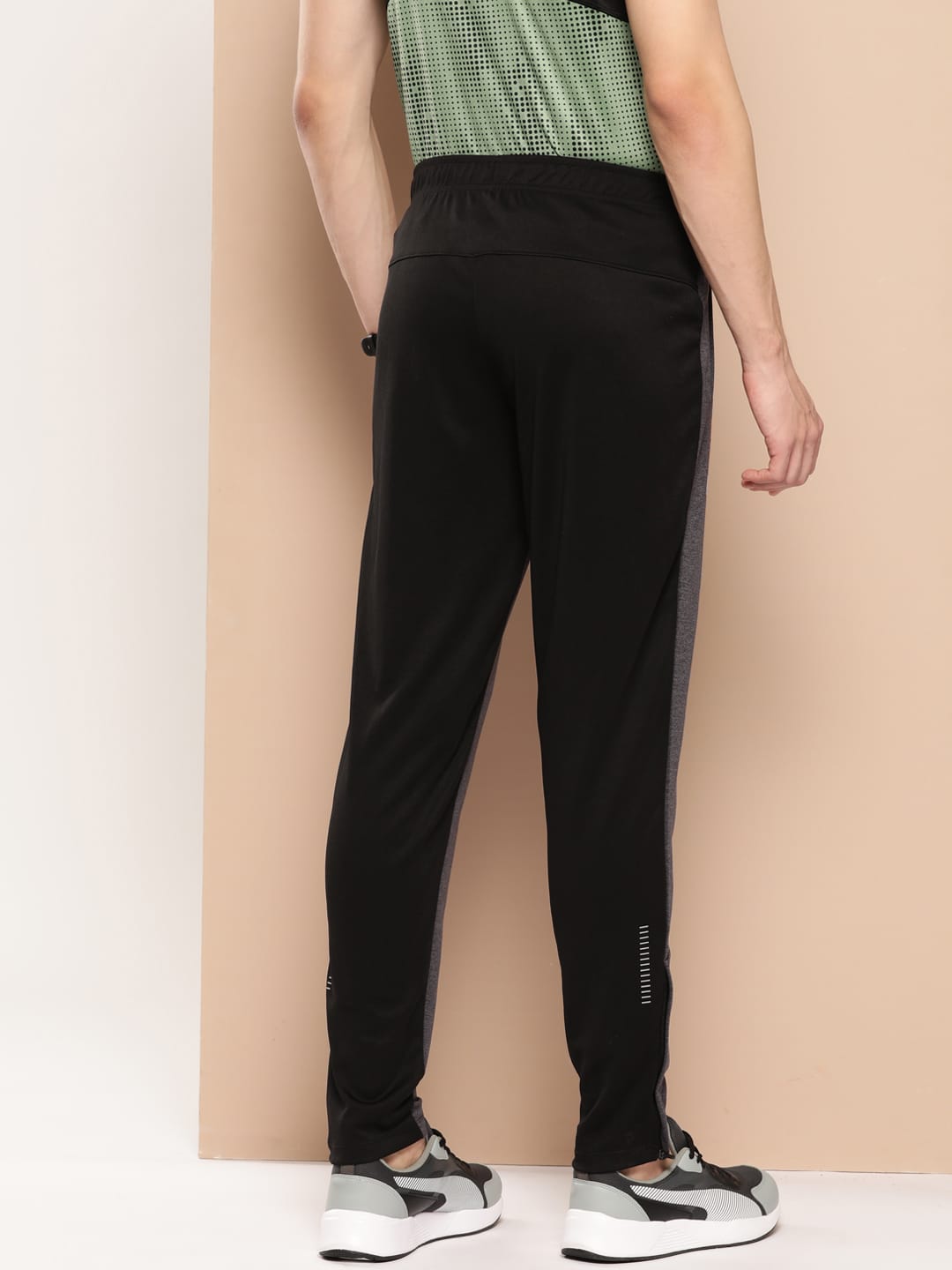 Alcis Men  Grey Colourblocked Slim Fit Running Track Pants