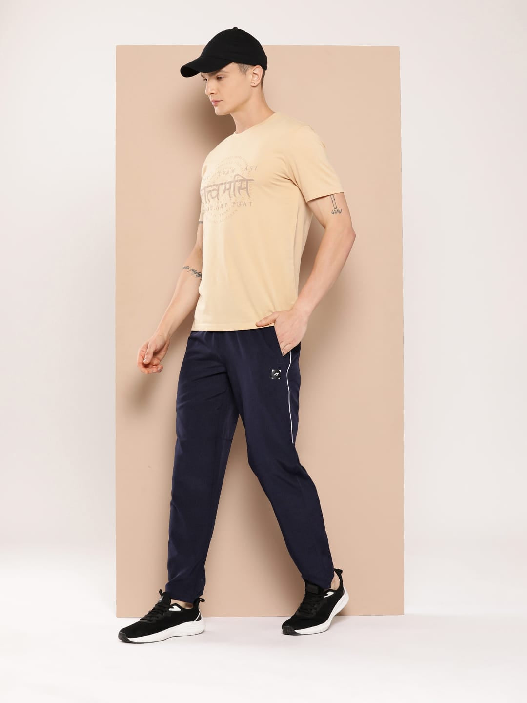 Imitable Relaxed Trackpants