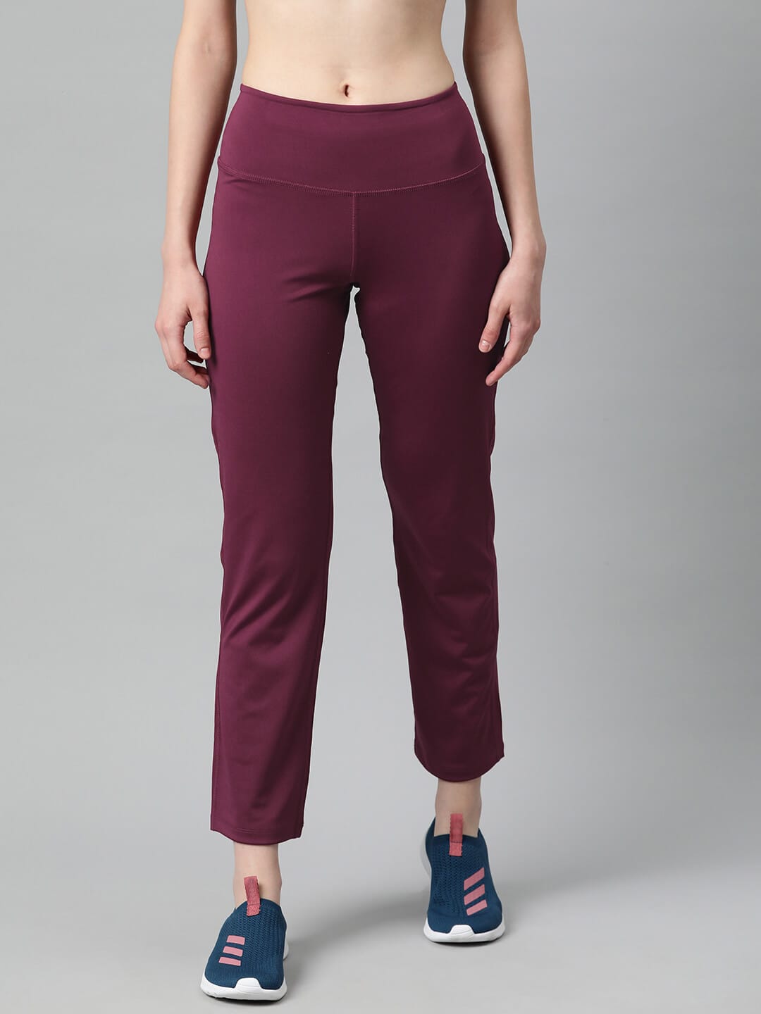 Alcis Women Solid Regular Fit Training or Gym Track Pants