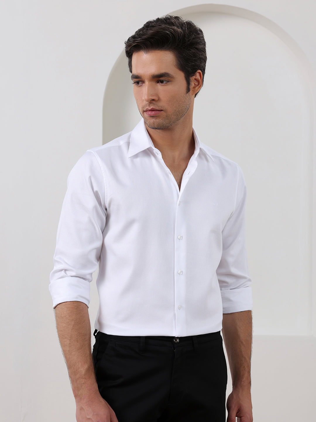 White Regular Fit Solid Formal Cotton Shirt for Men (LUPRA)