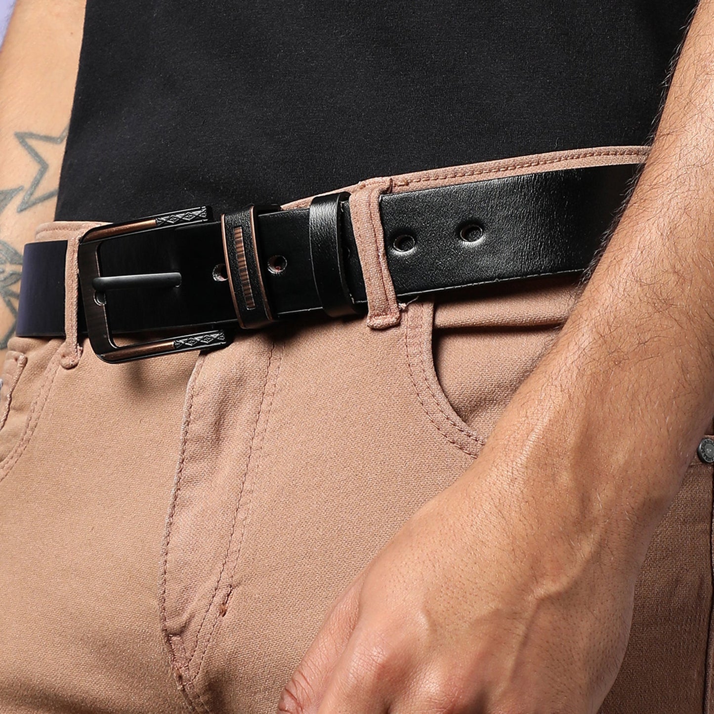 Men Black Textured Waist Belt