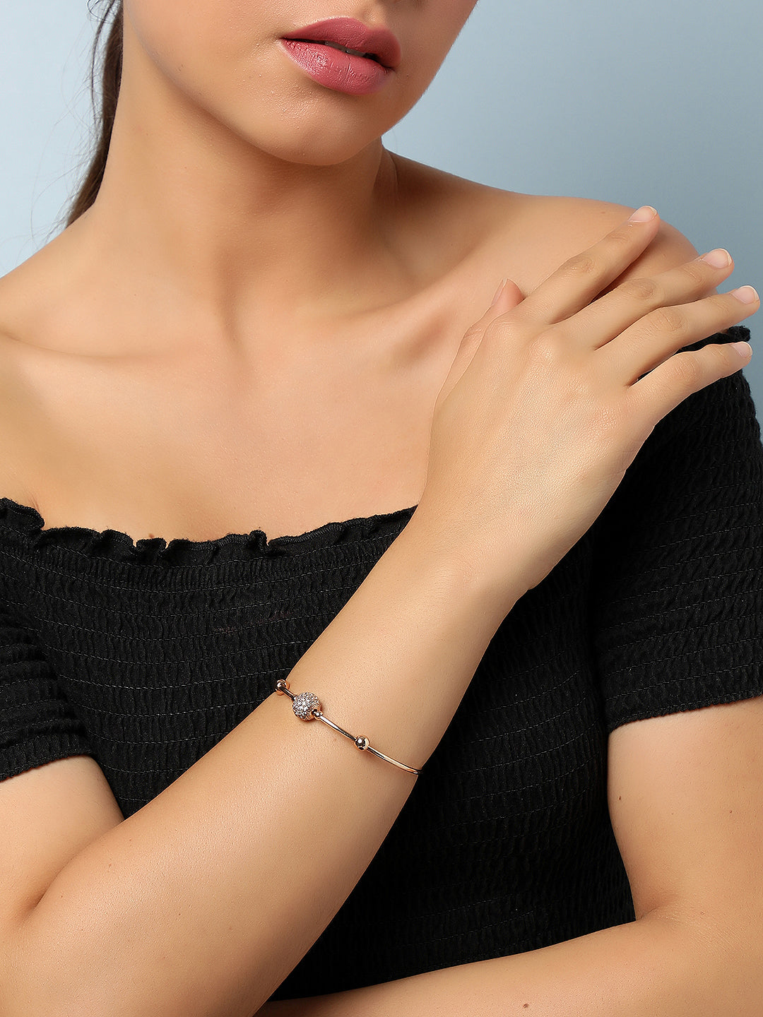 SOHI GOLD PLATED ADJUSTABLE BRACELET
