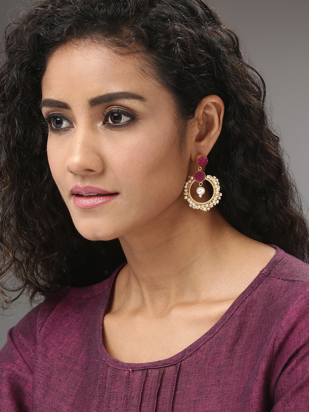 MAROON STONES PEARL EARRING
