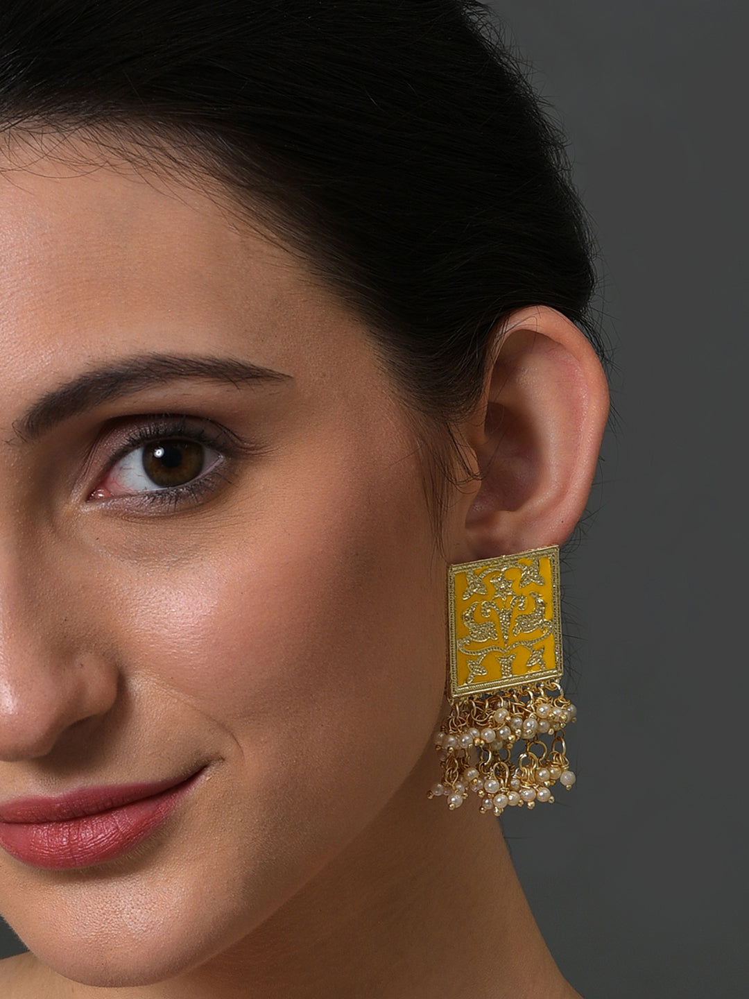 GREEN MEENAKARI & PEARLS STUD