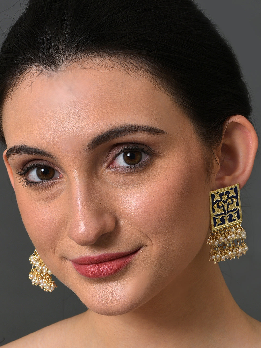 GREEN MEENAKARI & PEARLS STUD