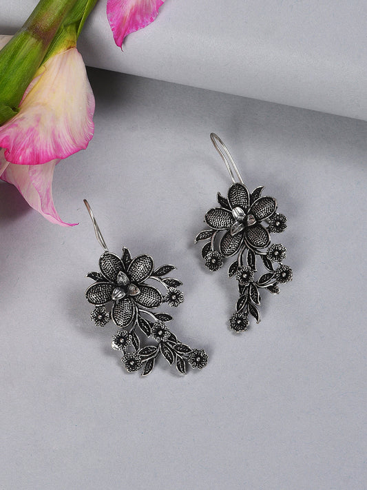 SILVER OXIDISED FLOWER EARRING