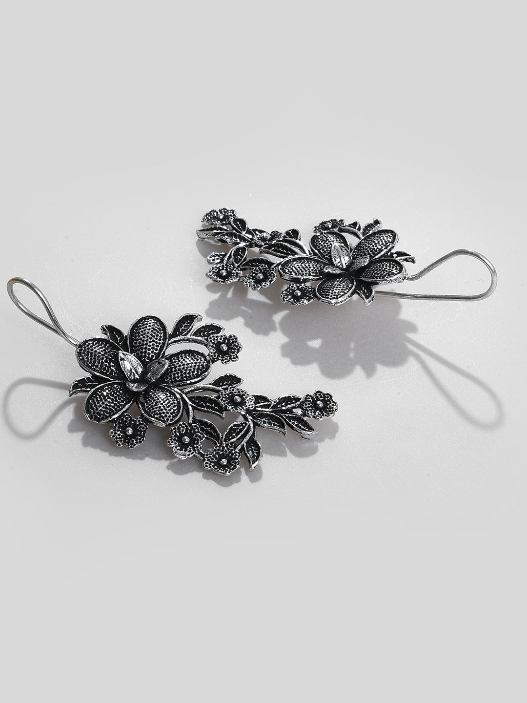 SILVER OXIDISED FLOWER EARRING