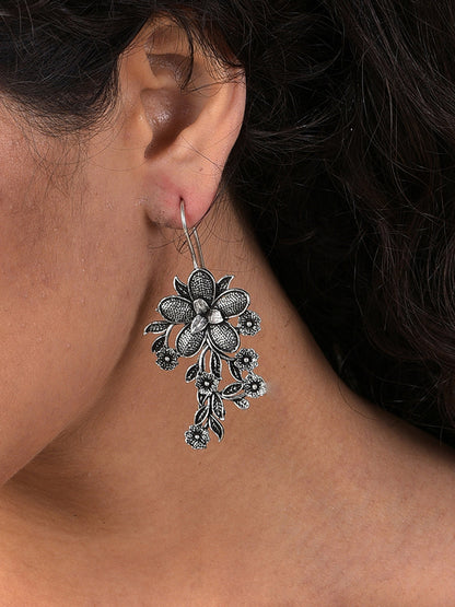 SILVER OXIDISED FLOWER EARRING