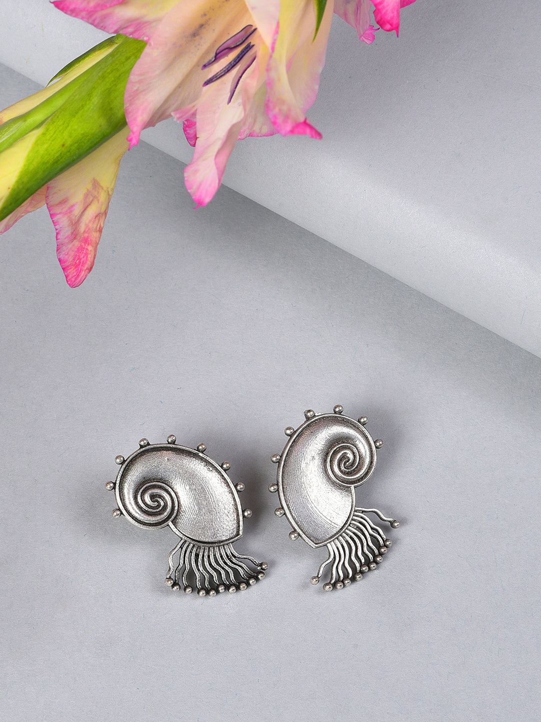 SILVER STUD EARRING