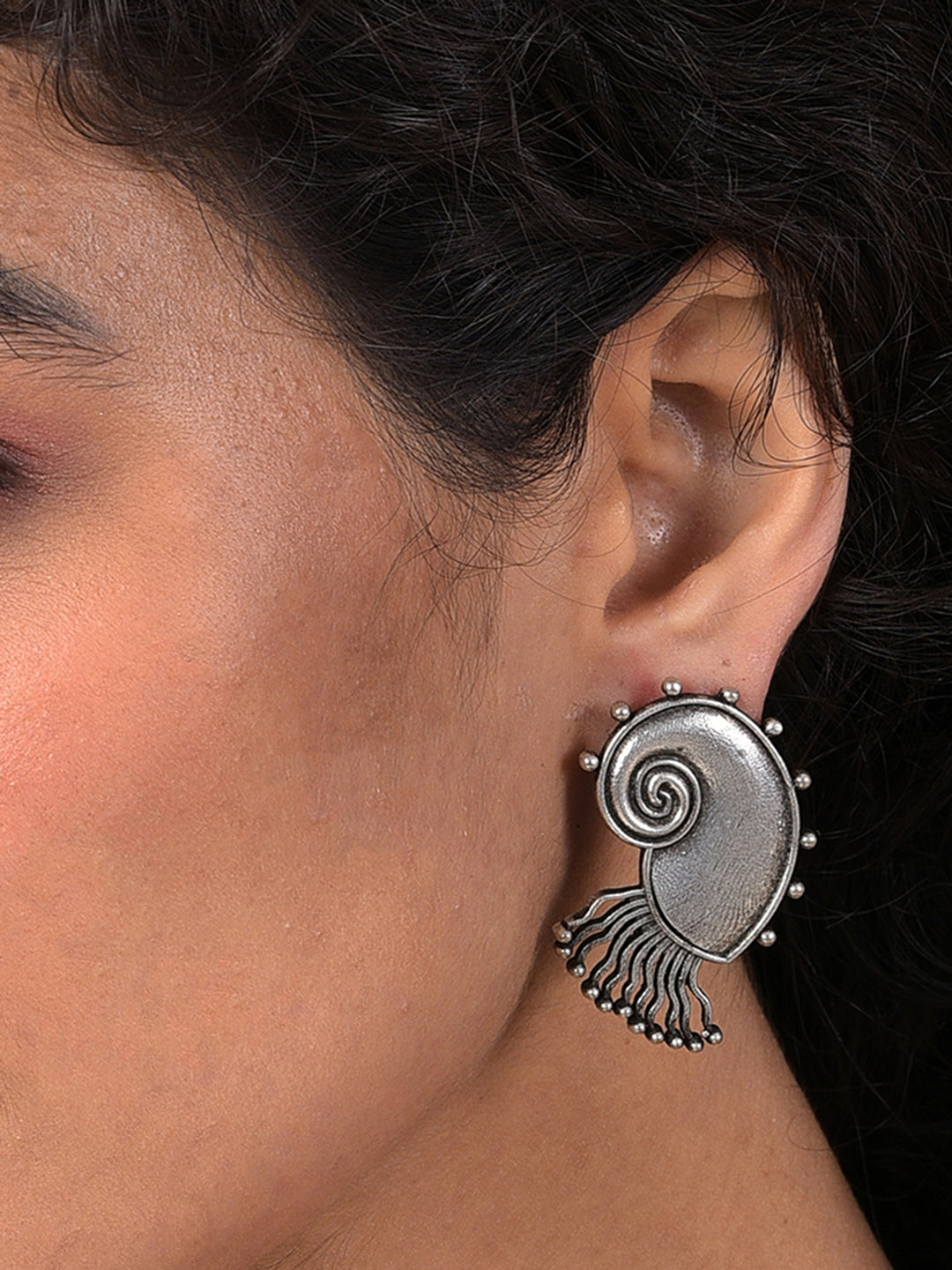 SILVER STUD EARRING