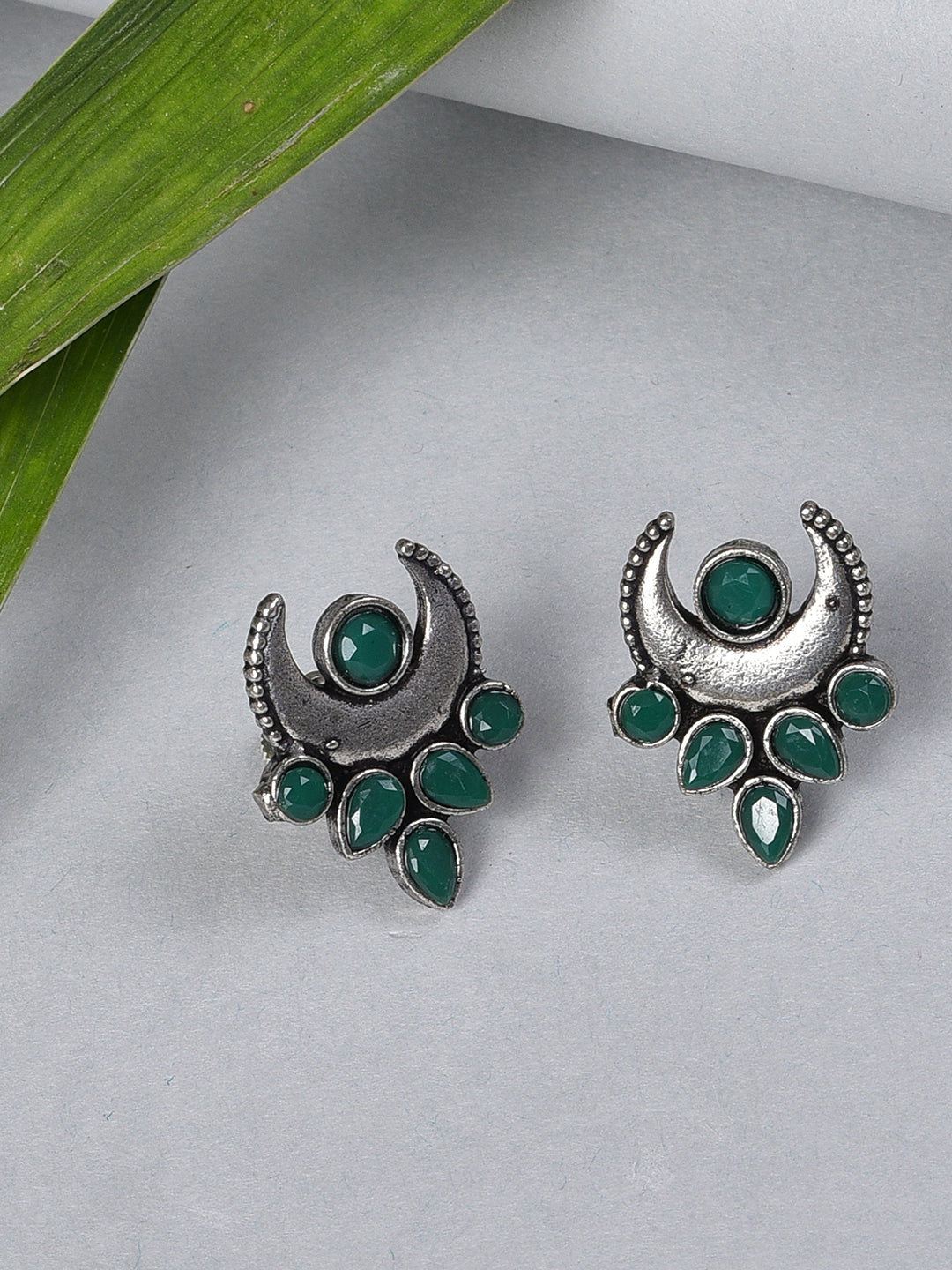 SILVER HALF MOON STUD EARRING