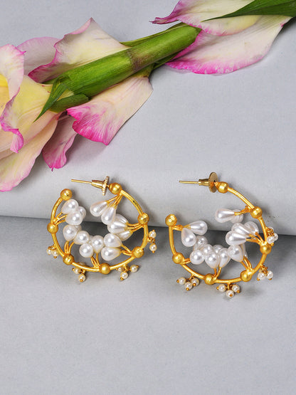 GOLD HALF HOOP WITH PEARLS EARRING