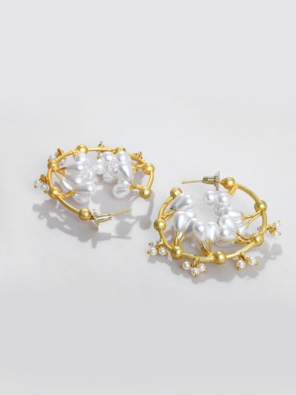 GOLD HALF HOOP WITH PEARLS EARRING