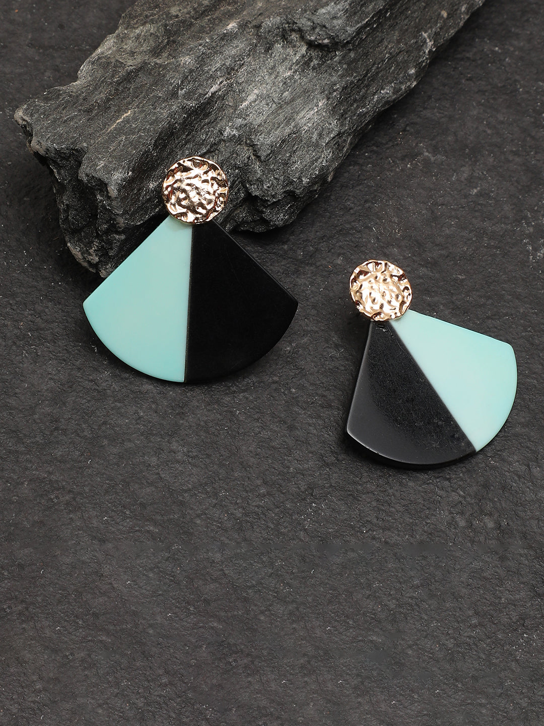 SILVER PLATED GREEN STUD EARRING FOR WOMEN