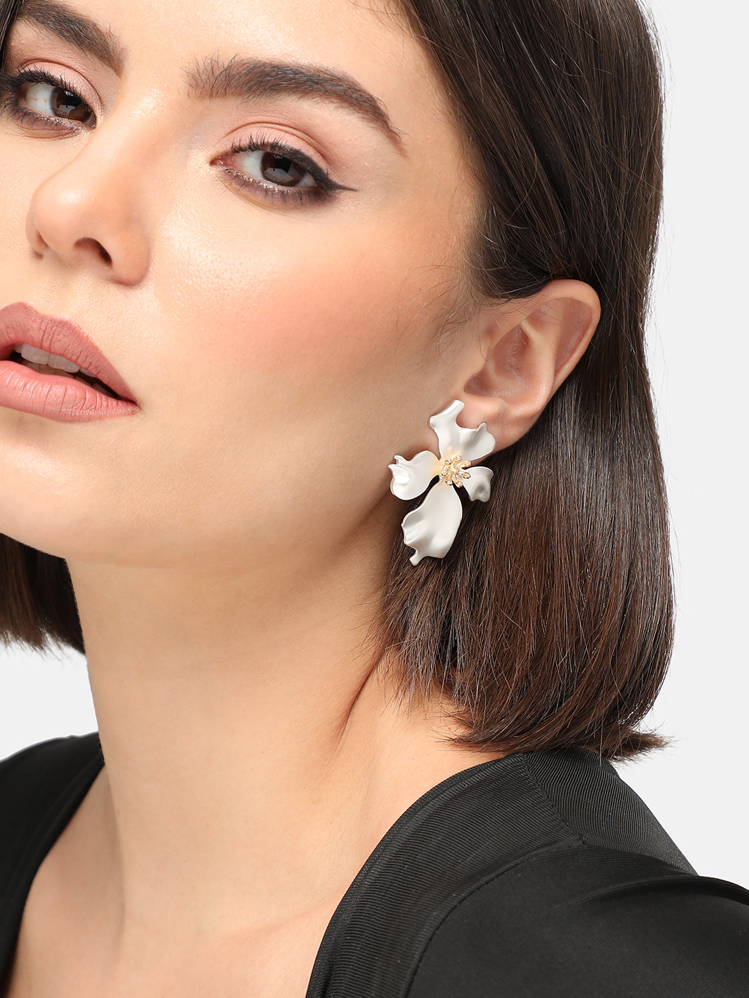 GOLD PLATED CASUAL DESIGNER STONE STUD FOR WOMEN