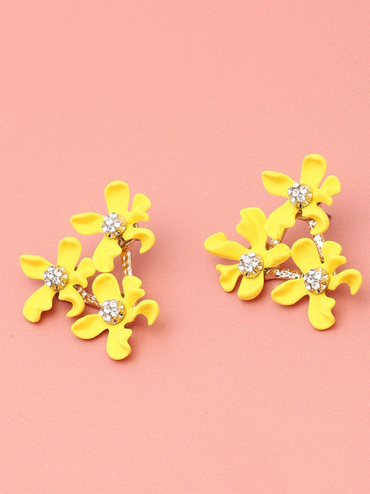 SOHI YELLOW FLOWER STUD EARRINGS