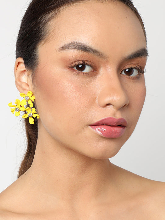 SOHI YELLOW FLOWER STUD EARRINGS