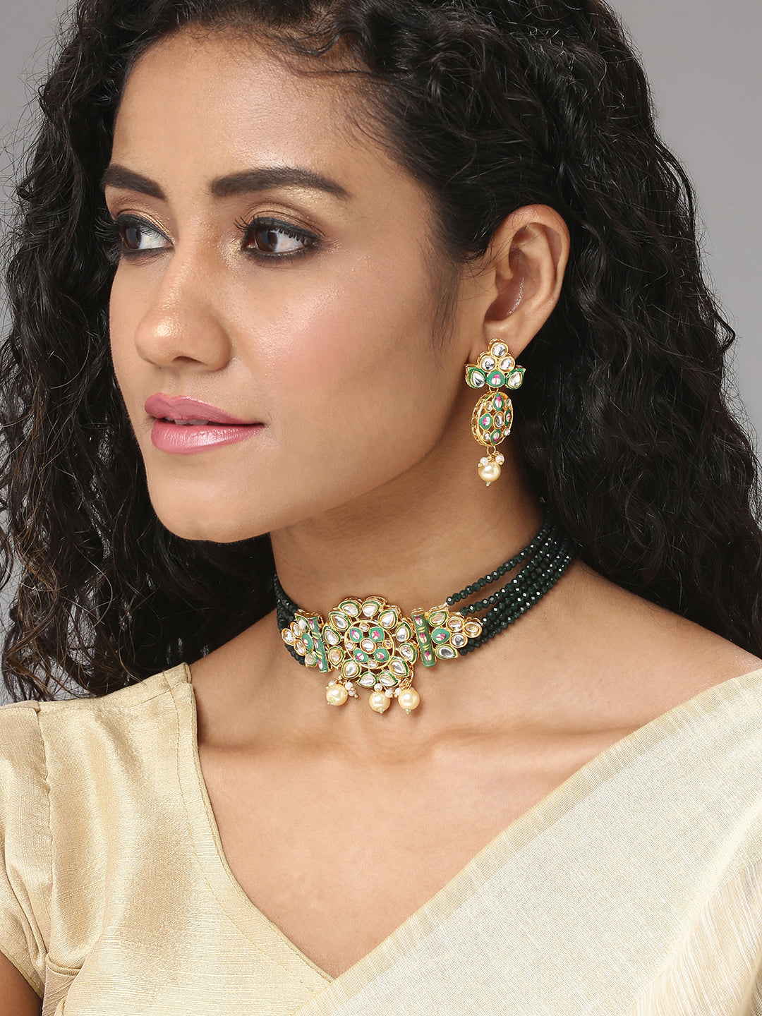 BLACK BEADS KUNDAN CHOKER SET