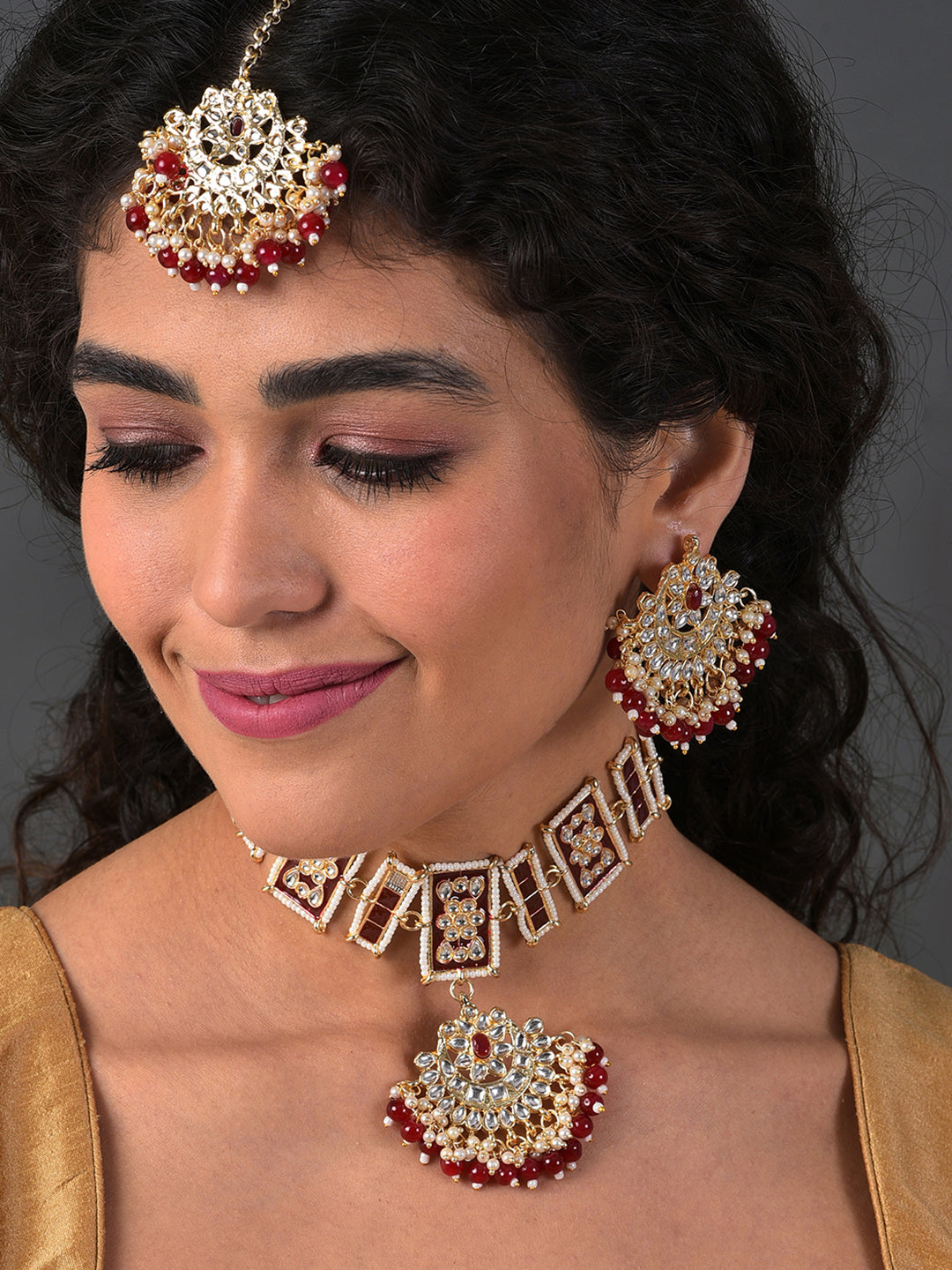 MAROON NECKLACE WITH EARRING & MAANGTIKA SET
