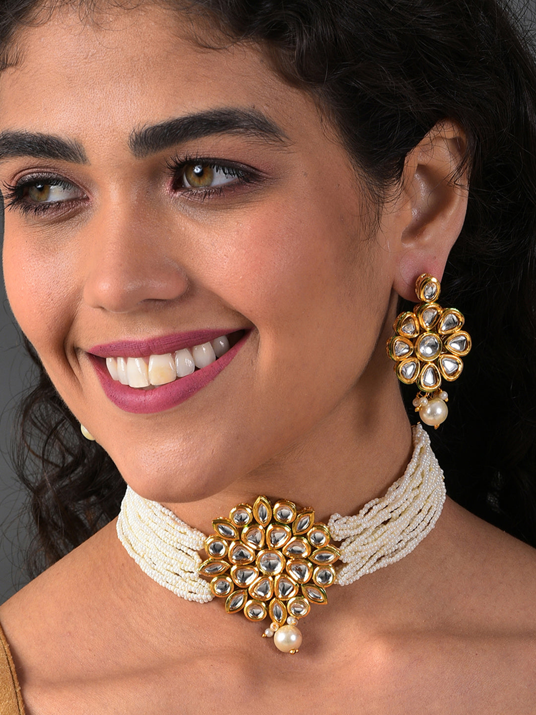 WHITE KUNDAN CHOKER WITH EARRINGS SET