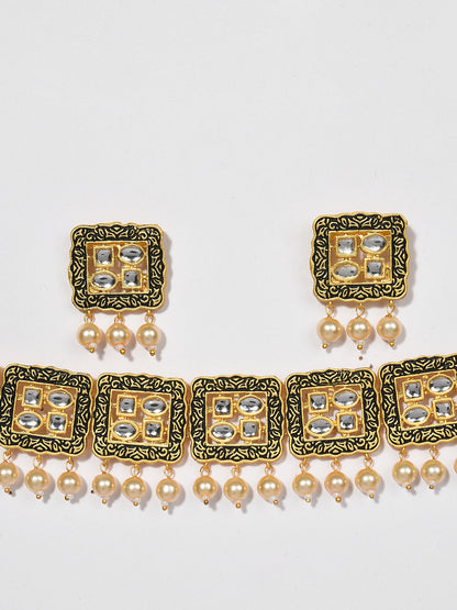 BLACK SQUARED CHOKER WITH EARRING SET