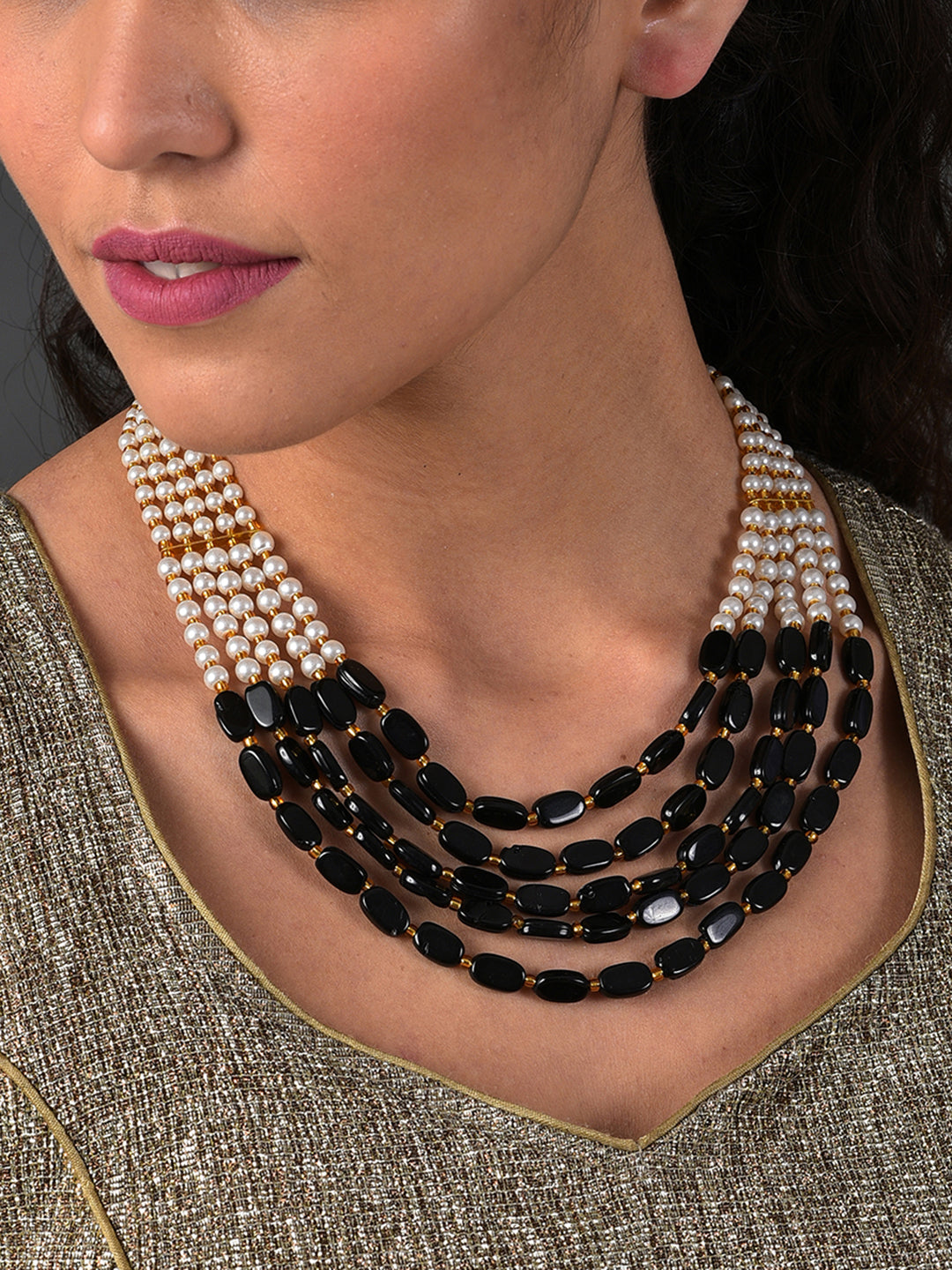 BLACK BEADED LAYERED NECKLACE