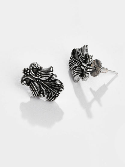 SILVER GEOMETRICAL PENDANT AND STUD SET