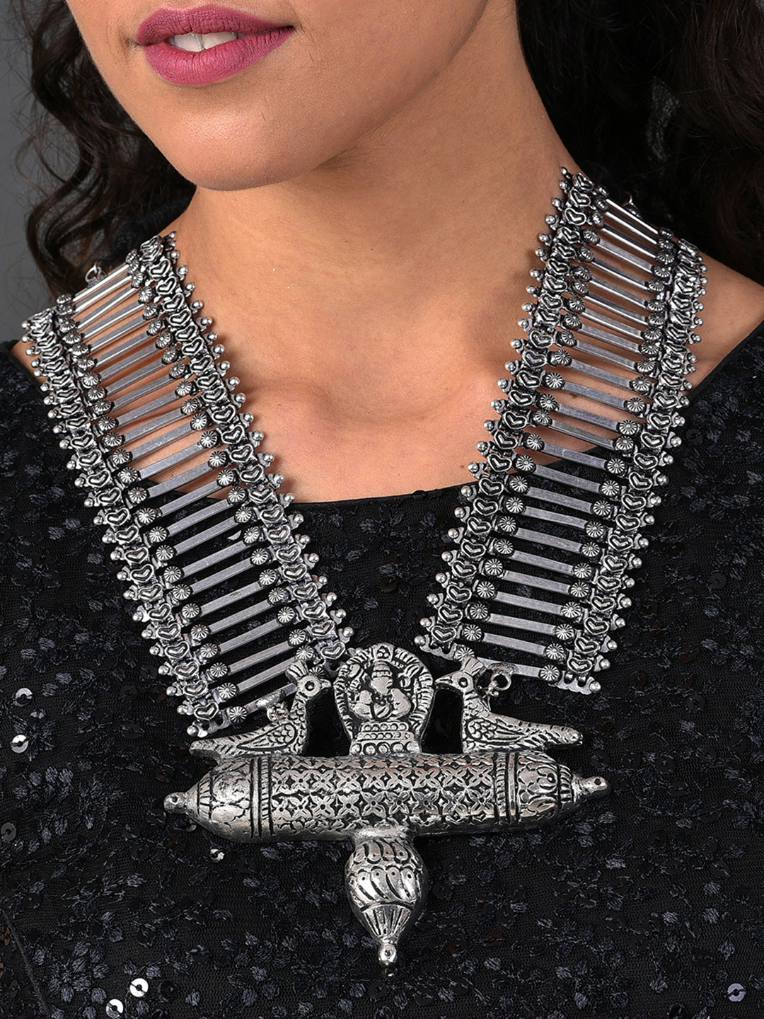 SILVER BOHO STATEMENT NECKPIECE