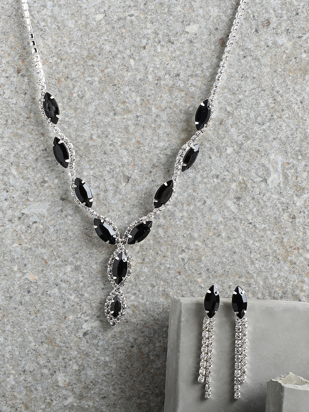 SILVER PLATED PARTY DESIGNER STONE NECKLACE AND EARRING SET FOR WOMEN