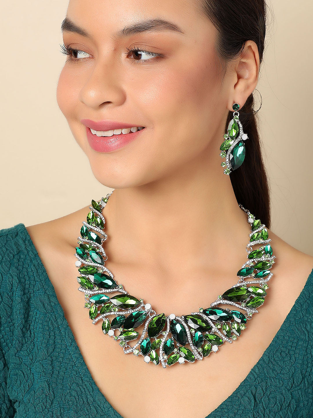 SOHI GREEN STONES JEWELLERY SET