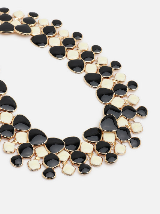Monochromatic Necklace