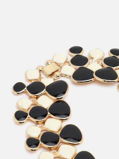 Monochromatic Necklace