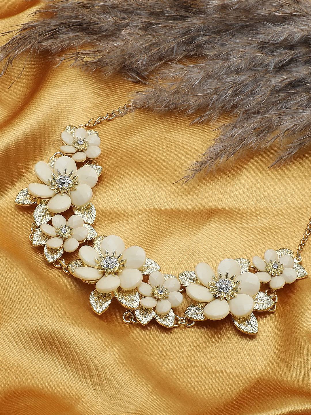 Off-White Floral Necklace