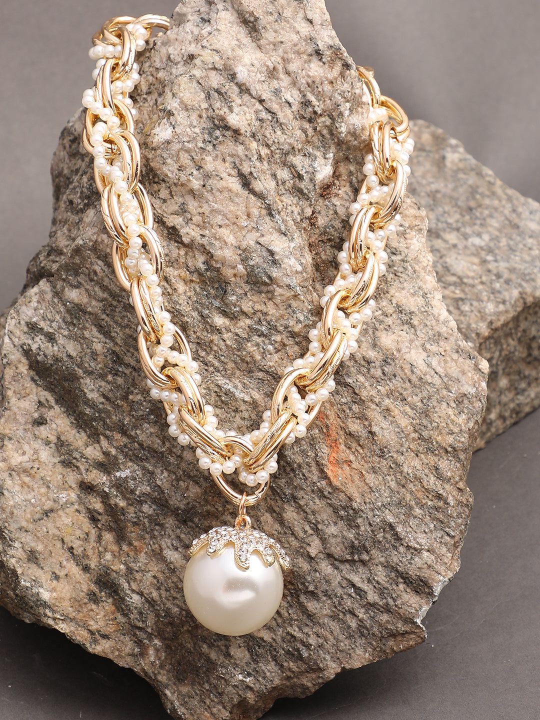 Pearl Medallion