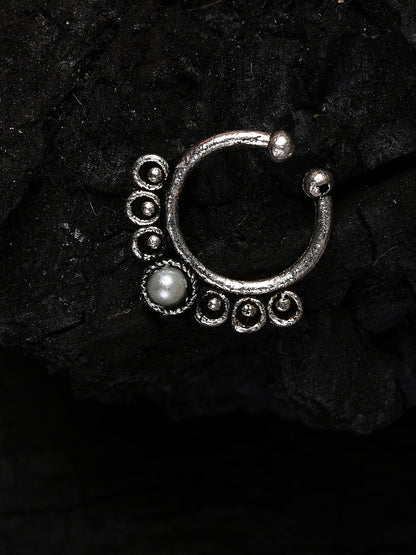 PEARL STUDED SILVER NOSE PIN