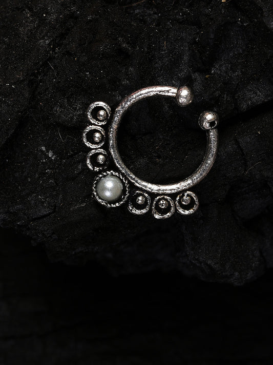 PEARL STUDED SILVER NOSE PIN