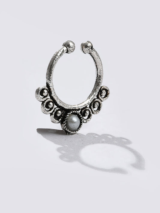 PEARL STUDED SILVER NOSE PIN