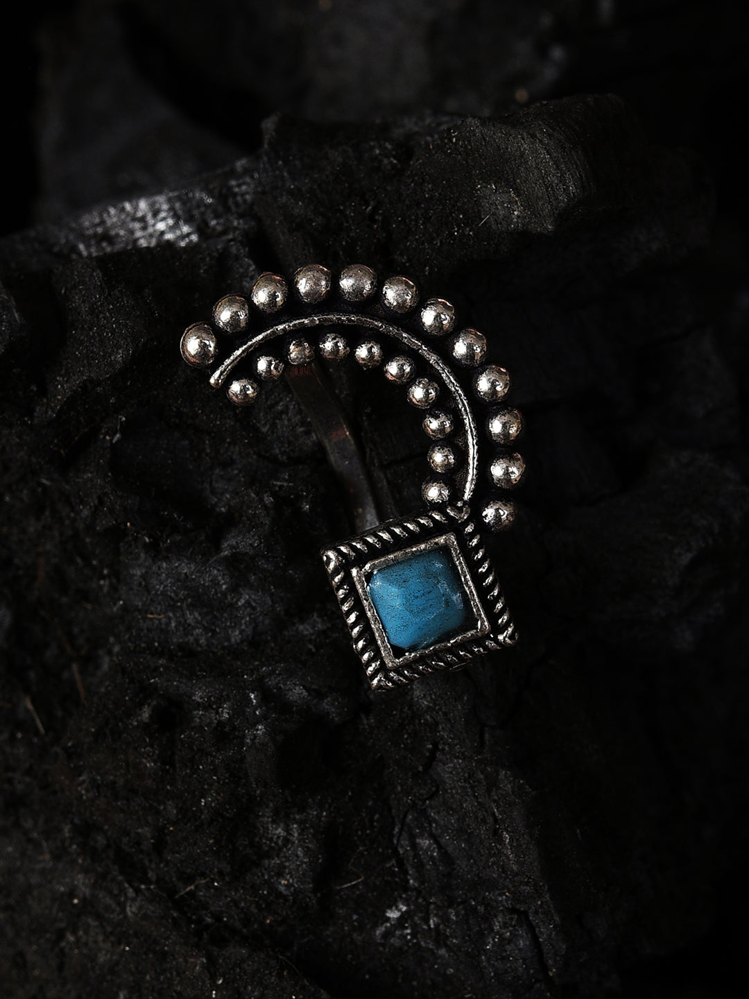 BLUE STONE STUDED NOSE PIN