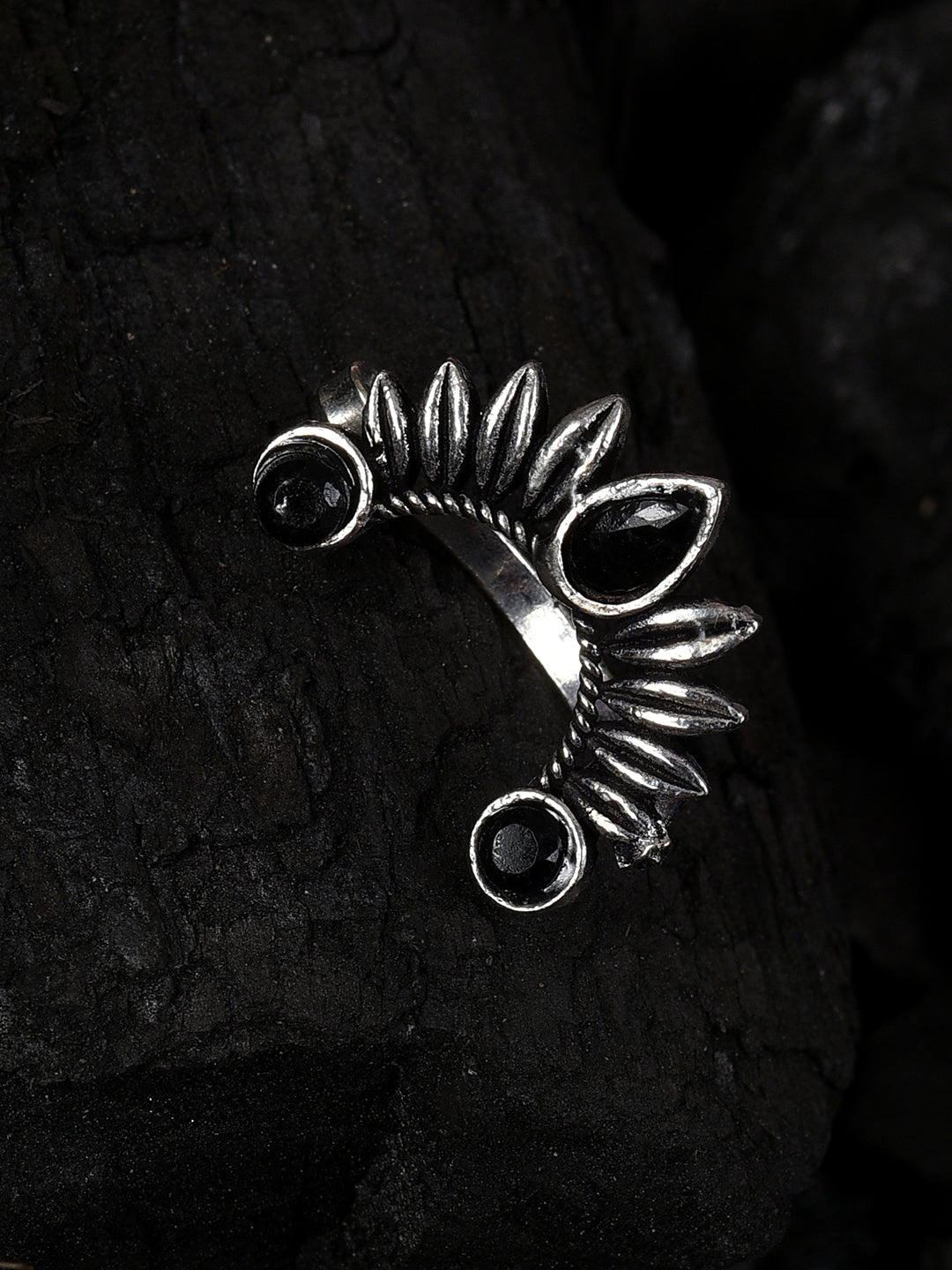 BLACK STONE BOHO NOSE PIN
